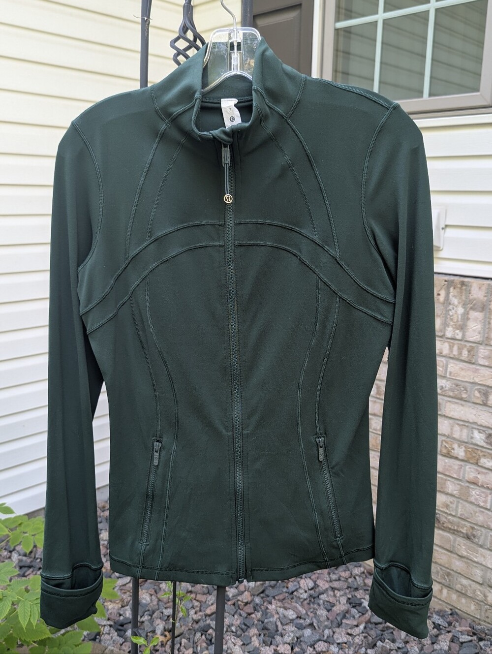 Lululemon Legacy Green Full Zip Define Jacket size 8 in Nulu Fabric